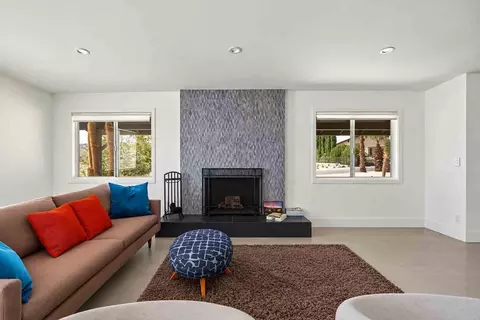 Living - 7429 Cardillo Trl, Yucca Valley, CA 92284 photo 4 of 7