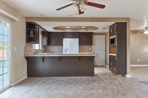Kitchen - 8395 Keats Ave, Yucca Valley, CA 92284 photo 1 of 3