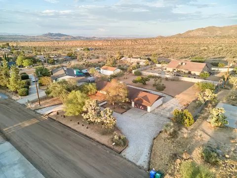 View/Area - 8395 Keats Ave, Yucca Valley, CA 92284 photo 3 of 4