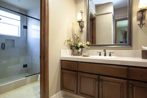 Bath - 79110 Casa Vida Cir, La Quinta, CA 92253 photo 3 of 5