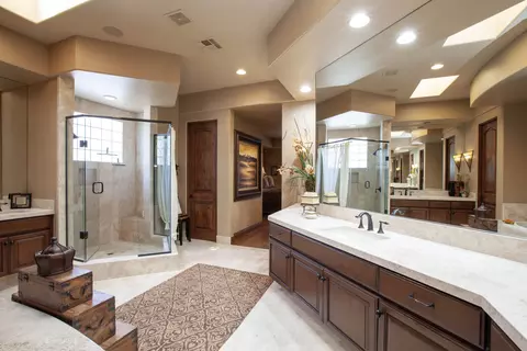 Bath - 79110 Casa Vida Cir, La Quinta, CA 92253 photo 2 of 5