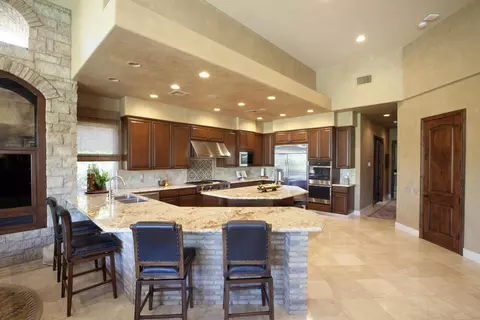 Kitchen - 79110 Casa Vida Cir, La Quinta, CA 92253 photo 2 of 5