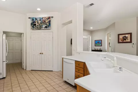 Kitchen - 80413 Portobello Dr, Indio, CA 92201 photo 3 of 4