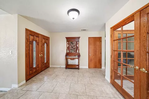 Entry Way - 36261 Serape Dr, Yucaipa, CA 92399 photo 4 of 8