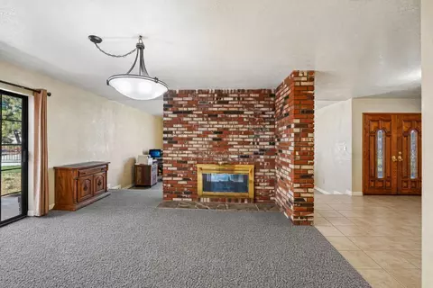 Living - 36261 Serape Dr, Yucaipa, CA 92399 photo 5 of 7