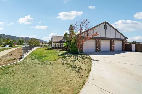 Exterior - 36261 Serape Dr, Yucaipa, CA 92399 photo 11 of 18