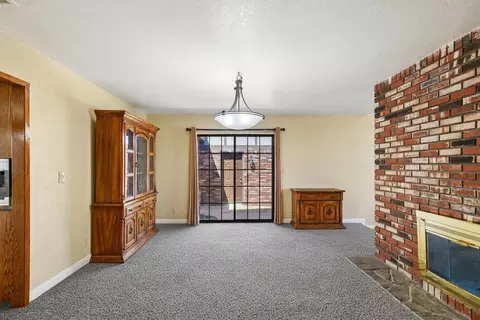 Living - 36261 Serape Dr, Yucaipa, CA 92399 photo 4 of 7