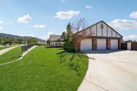 Exterior - 36261 Serape Dr, Yucaipa, CA 92399 photo 14 of 18