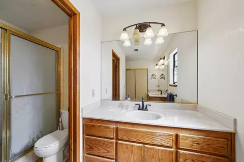 Bath - 36261 Serape Dr, Yucaipa, CA 92399 photo 2 of 4