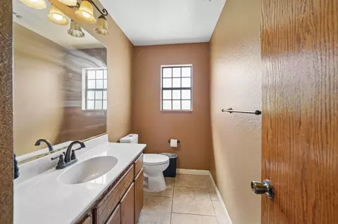 Bath - 36261 Serape Dr, Yucaipa, CA 92399 photo 3 of 4