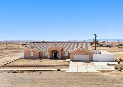 1251 Riviera Cir, Thermal, CA 92274