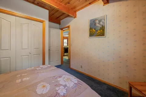 Bedroom - 751 Tehama Dr, Big Bear Lake, CA 92315 photo 2 of 4