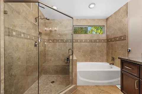 Bath - 58 Sutton Pl E, Palm Desert, CA 92211 photo 2 of 6