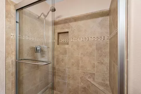 Bath - 58 Sutton Pl E, Palm Desert, CA 92211 photo 4 of 6