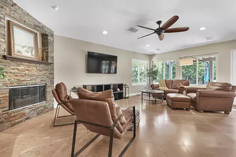 Living - 58 Sutton Pl E, Palm Desert, CA 92211 photo 3 of 4