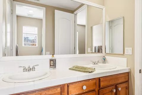 Bath - 80596 Tangelo Ct, Indio, CA 92201 photo 6 of 7