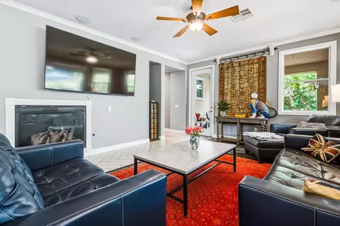 Living - 80596 Tangelo Ct, Indio, CA 92201 photo 4 of 5