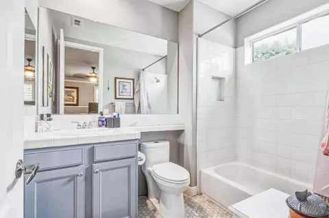 Bath - 80596 Tangelo Ct, Indio, CA 92201 photo 5 of 7