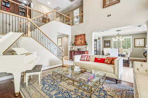 Living - 80596 Tangelo Ct, Indio, CA 92201 photo 2 of 5
