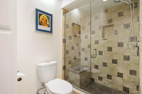 Bath - 48911 Taylor St, Indio, CA 92201 photo 2 of 3