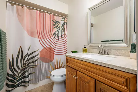 Bath - 48911 Taylor St, Indio, CA 92201 photo 3 of 3