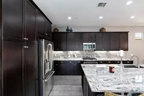 Kitchen - 51678 Hawthorne Ct, Indio, CA 92201 photo 6 of 7