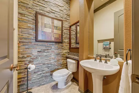 Bath - 80913 Gentle Breeze Dr, Indio, CA 92201 photo 1 of 5