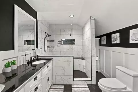 Bath - 2125 State Ln, Big Bear City, CA 92314 photo 2 of 3