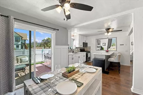 Dining - 2125 State Ln, Big Bear City, CA 92314 photo 2 of 2