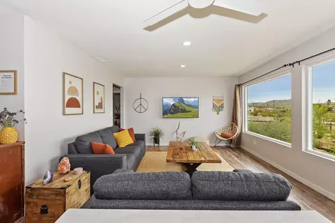 Living - 61587 Desert Air Rd, Joshua Tree, CA 92252 photo 6 of 6