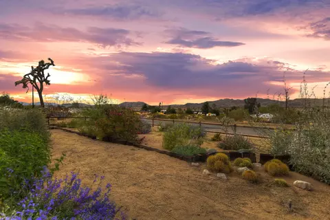 Exterior - 61587 Desert Air Rd, Joshua Tree, CA 92252 photo 3 of 13