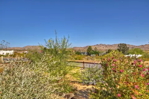 Exterior - 61587 Desert Air Rd, Joshua Tree, CA 92252 photo 7 of 13
