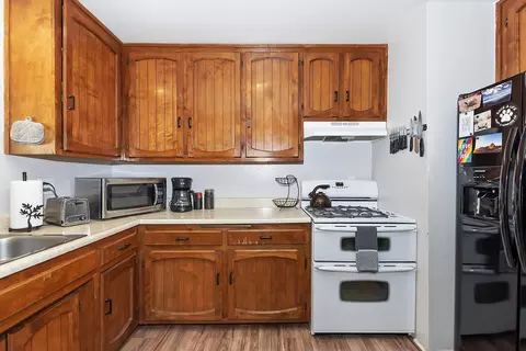 Kitchen - 61587 Desert Air Rd, Joshua Tree, CA 92252 photo 5 of 5