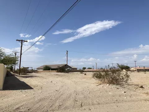 1518 Thunderbird Ave, Thermal, CA 92274 photo 4