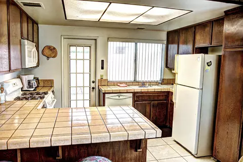Kitchen - 48995 Taylor St, Indio, CA 92201 photo 2 of 3