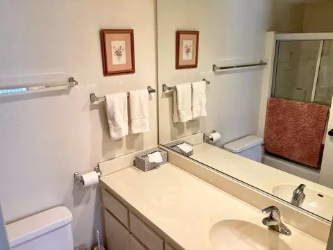 Bath - 48995 Taylor St, Indio, CA 92201 photo 1 of 2