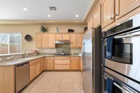 Kitchen - 43502 Sentiero Dr, Indio, CA 92203 photo 1 of 3