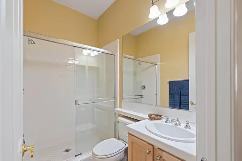 Bath - 43502 Sentiero Dr, Indio, CA 92203 photo 2 of 4