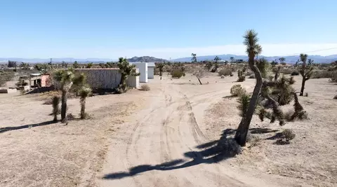 Exterior - 4039 Greasewood Ln, Yucca Valley, CA 92284 photo 7 of 8