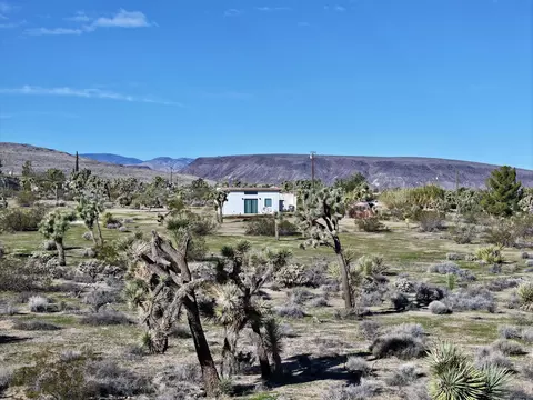 Exterior - 4039 Greasewood Ln, Yucca Valley, CA 92284 photo 2 of 8
