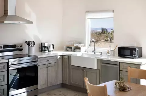 Kitchen - 4039 Greasewood Ln, Yucca Valley, CA 92284 photo 2 of 2