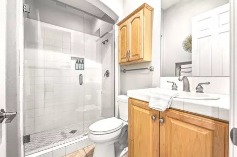 Bath - 48713 Spring Rain Ct, Indio, CA 92201 photo 3 of 3