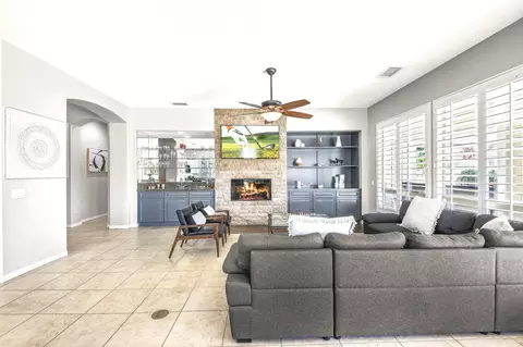 Living - 48713 Spring Rain Ct, Indio, CA 92201 photo 4 of 4
