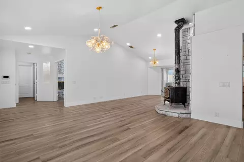 Living - 61849 Alta Mesa Dr, Joshua Tree, CA 92252 photo 3 of 7
