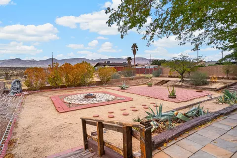 Exterior - 61849 Alta Mesa Dr, Joshua Tree, CA 92252 photo 11 of 20