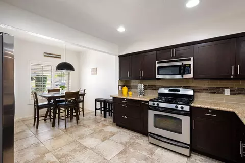 Kitchen - 359 Desert Falls Dr E, Palm Desert, CA 92211 photo 2 of 5