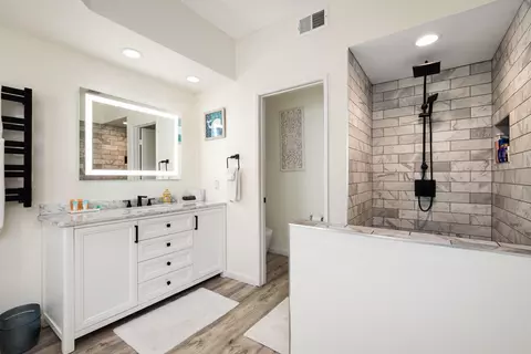 Bath - 359 Desert Falls Dr E, Palm Desert, CA 92211 photo 3 of 4
