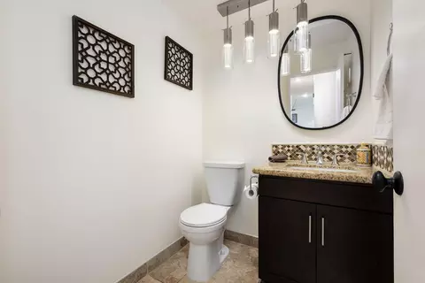 Bath - 359 Desert Falls Dr E, Palm Desert, CA 92211 photo 1 of 4