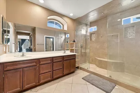 Bath - 83930 Bridges Ct, Indio, CA 92203 photo 2 of 6