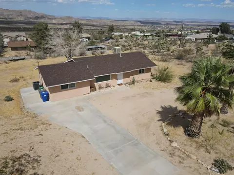 View/Area - 60644 Latham Trl, Joshua Tree, CA 92252 photo 1 of 5